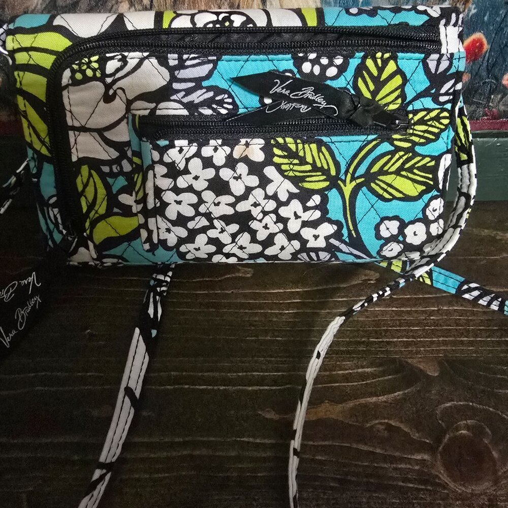 Vera Bradley Crossbody - Picture 3 of 4